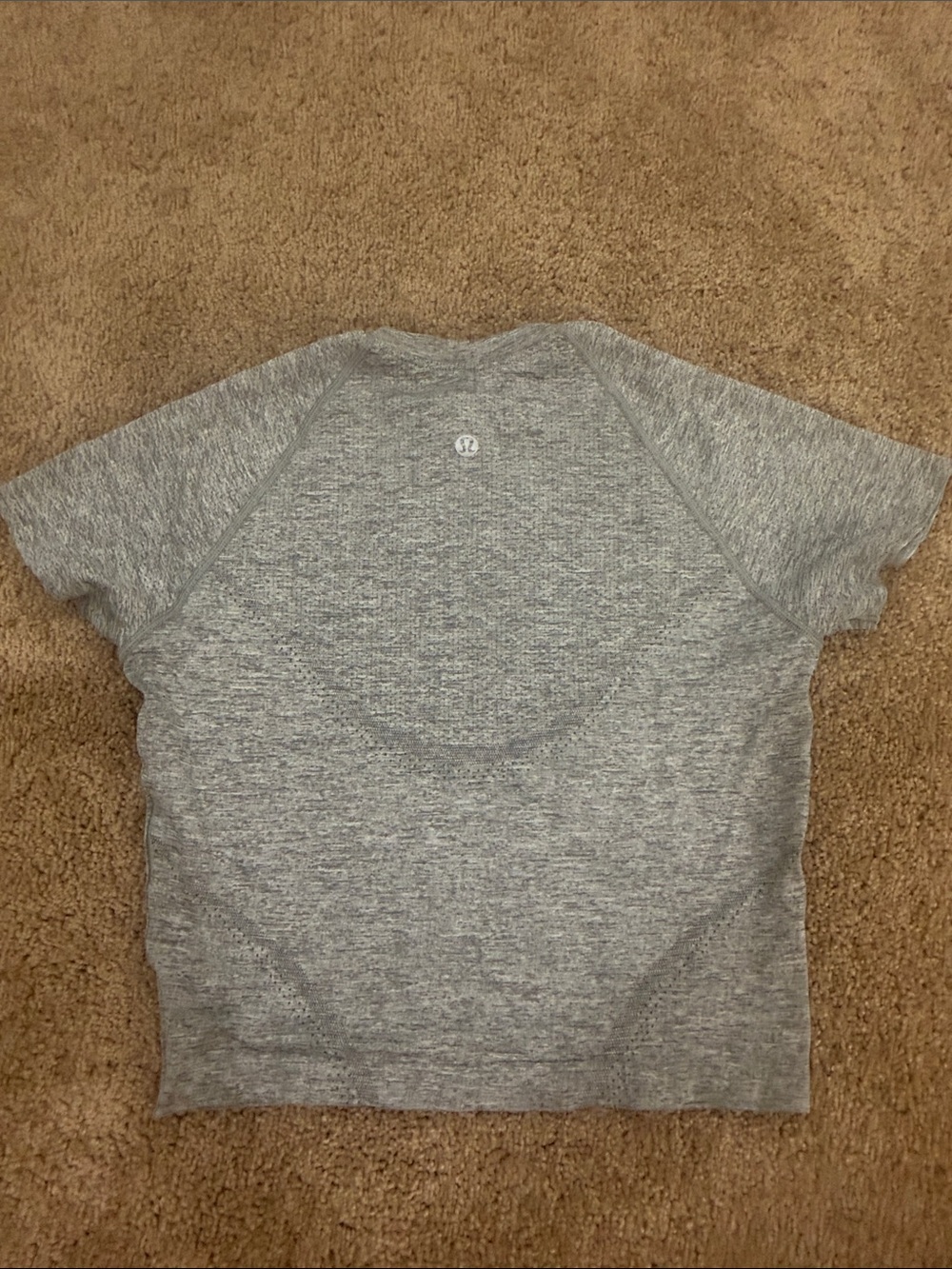 lululemon athletica Gray Maui Short Sleeve Crop Top - Picture 6 of 6